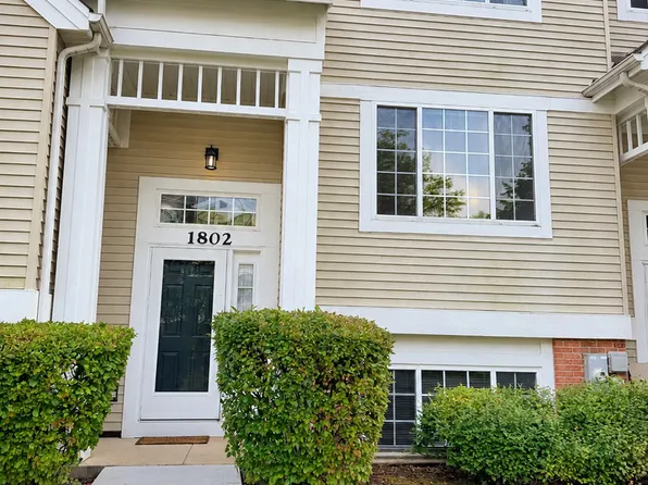 1802 Whirlaway Ct, Glendale Heights, IL 60139