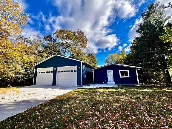 2nd image of 985 Wellington Ct