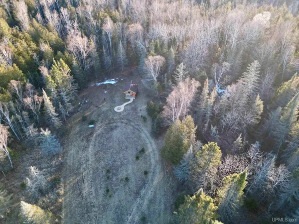 Sunny Brook Ln, Perkins, MI 49872