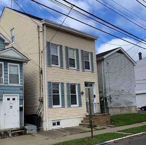 2nd image of 376 Getty Ave
