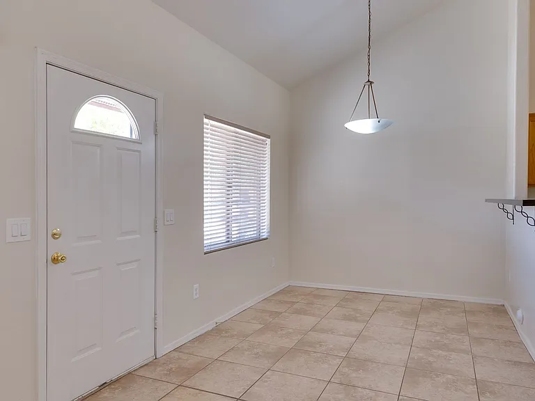 Bella Rosa Apartments — Photo 10