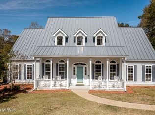9070 Forest Dr SW, Sunset Beach, NC 28468