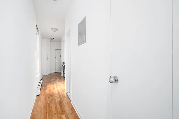 Rented by Waldstar Real Estate LLC | media 9