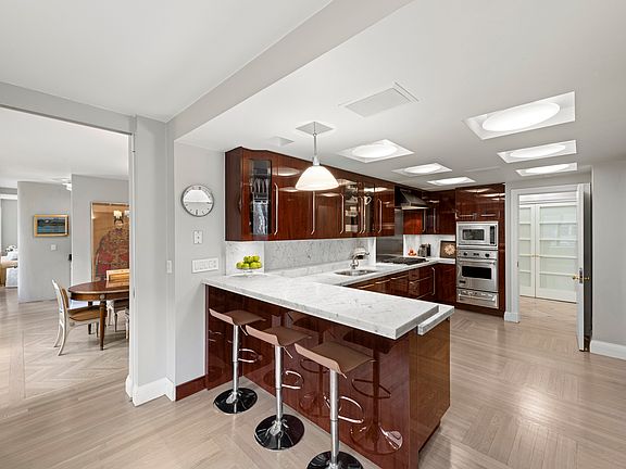 5th image of 900 Park Ave APT 7ABC