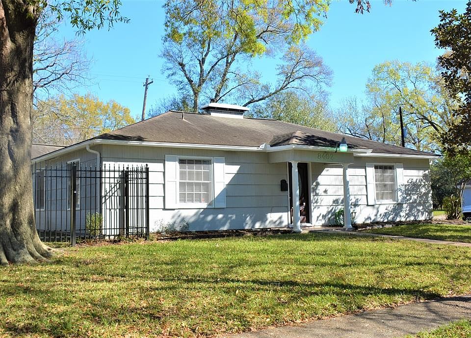 1st image of 8402 Western Dr