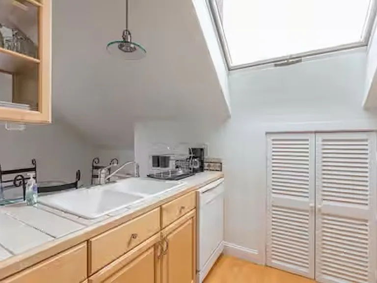 486 Cumberland Avenue — Photo 8