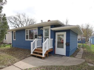 1715 6th Ave N, Grand Forks, ND 58203