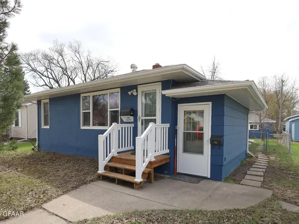 1715 6th Ave N, Grand Forks, ND 58203