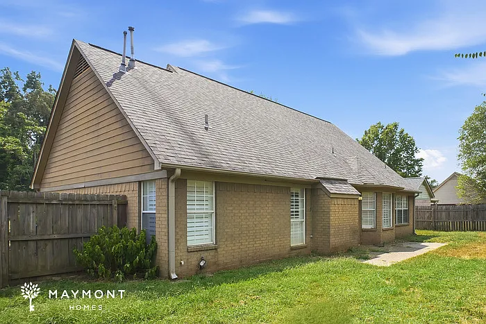 3 bed, 2.0 bath, 1495 sqft, $1,695 — Photo 3