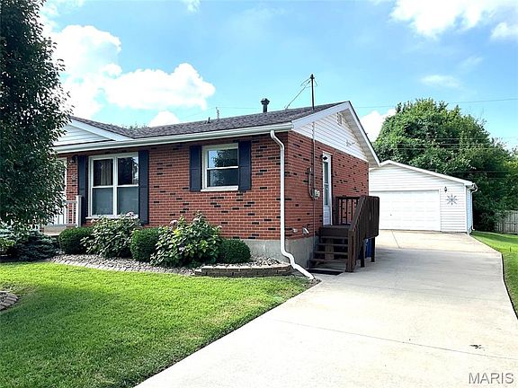 2nd image of 22 Lakeview Dr