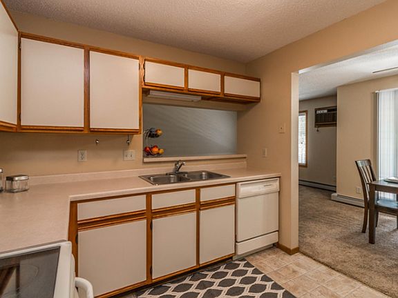 3rd image of 700 10th Ave N #901-208