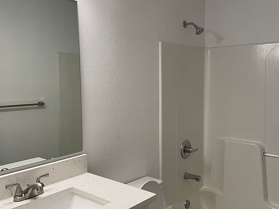 4th image of 927 Bradley St #9100767
