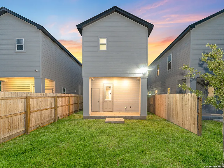505 Linden Ave — Photo 36