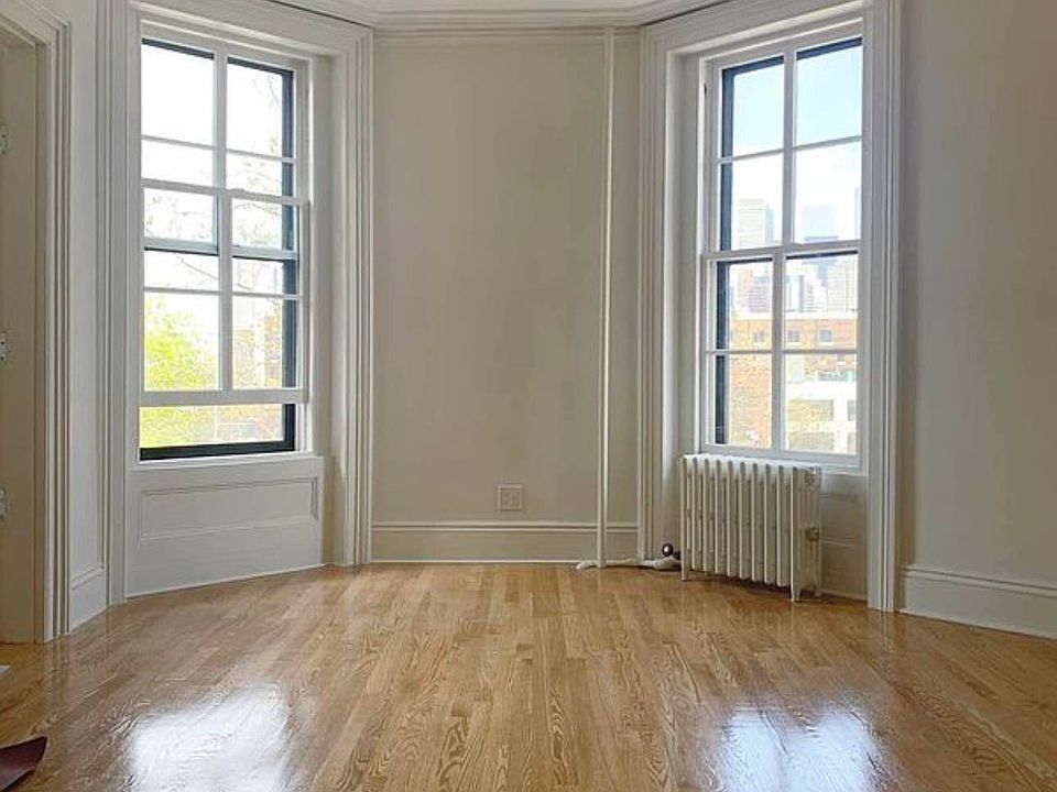 1st image of 11 Willow St #4