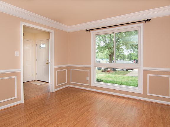 3rd image of 244 Greenfield Ct