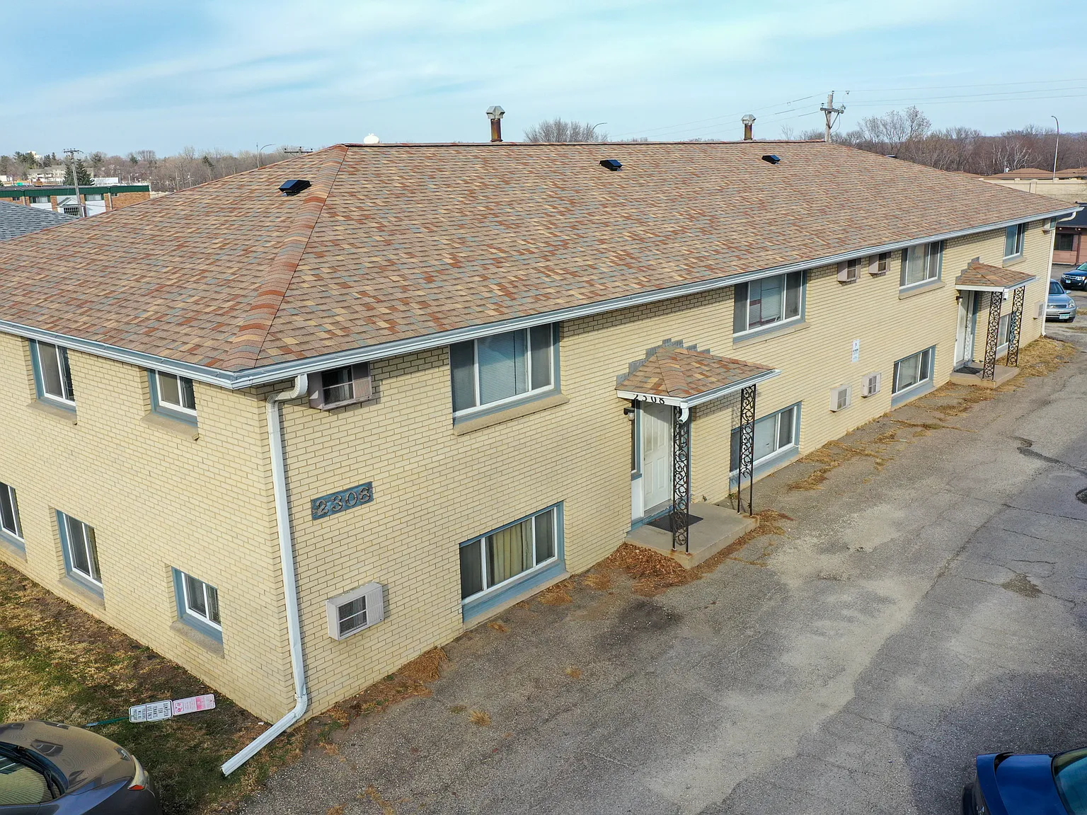 2 bed, $925 — Photo 1