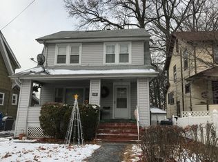 118 Queen Anne Rd, Bogota, NJ 07603