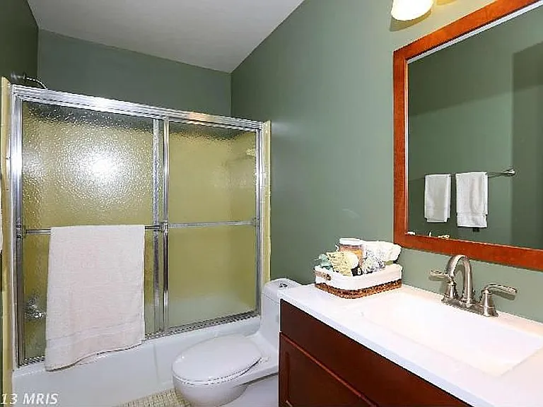 985 Paulsboro Dr — Photo 16