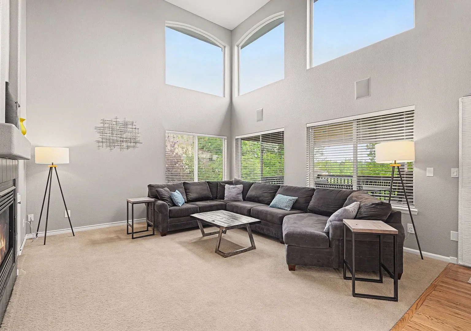 Spacious 5-Bedroom Highlands Ranch Home with Park Views & Large Yard — Photo 4