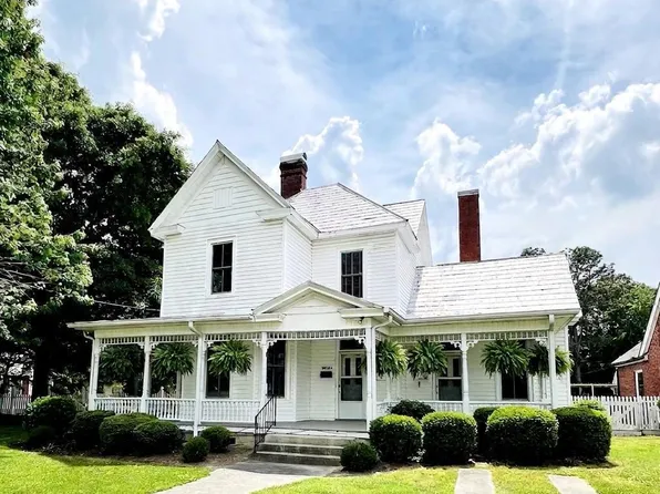 3813 W Wilson Street, Farmville, NC 27828