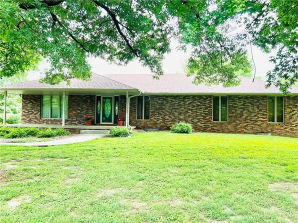 8201 SE 371st Hwy, Saint Joseph, MO 64507