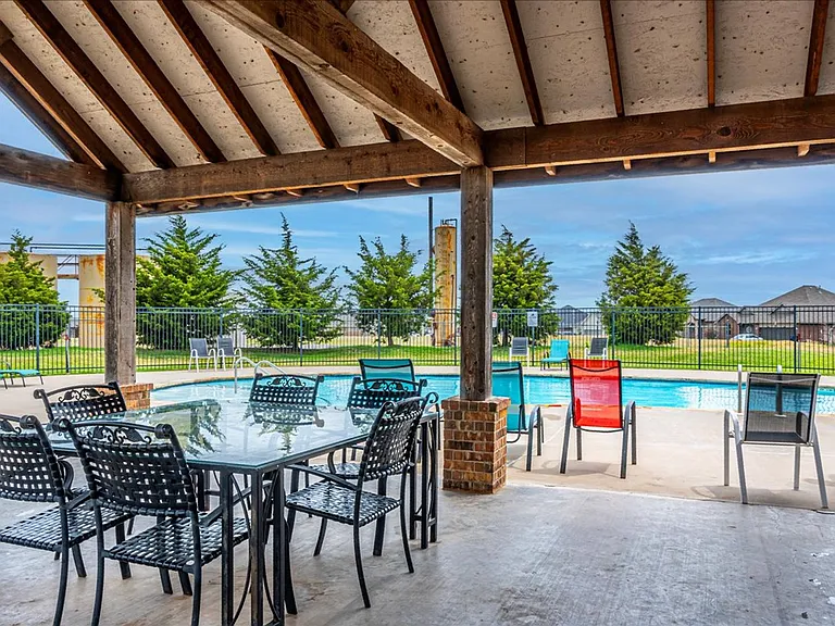 10300 Glover River Dr — Photo 38
