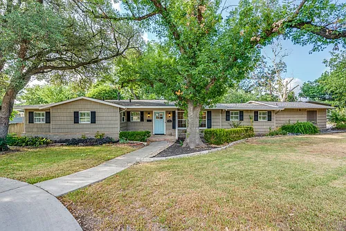 100 Seford Dr Photo 1 100 Seford Dr Photo 1