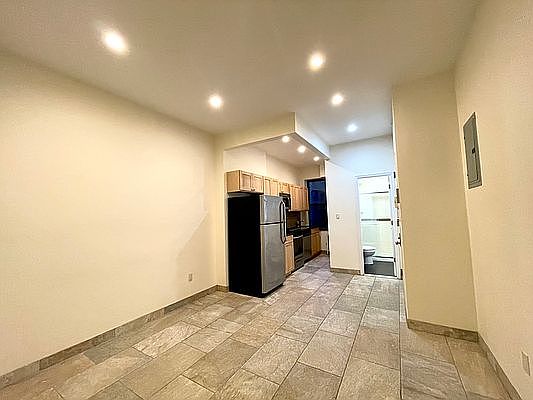 2nd image of 745 9th Ave APT 5S