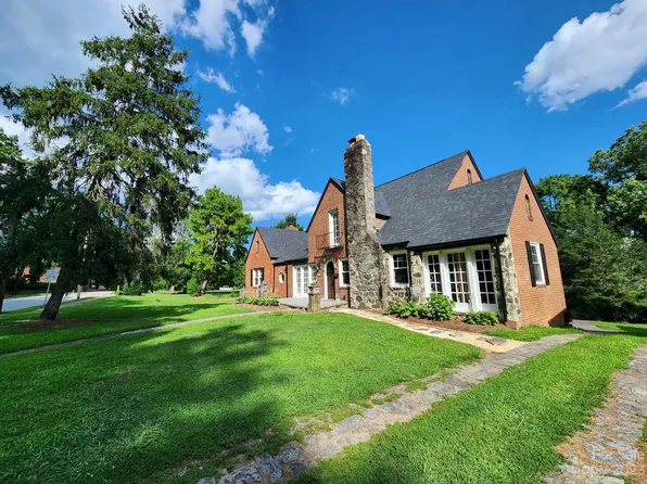 1447 Harper Ave SW, Lenoir, NC 28645