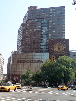 Rented by Douglas Elliman | media 33