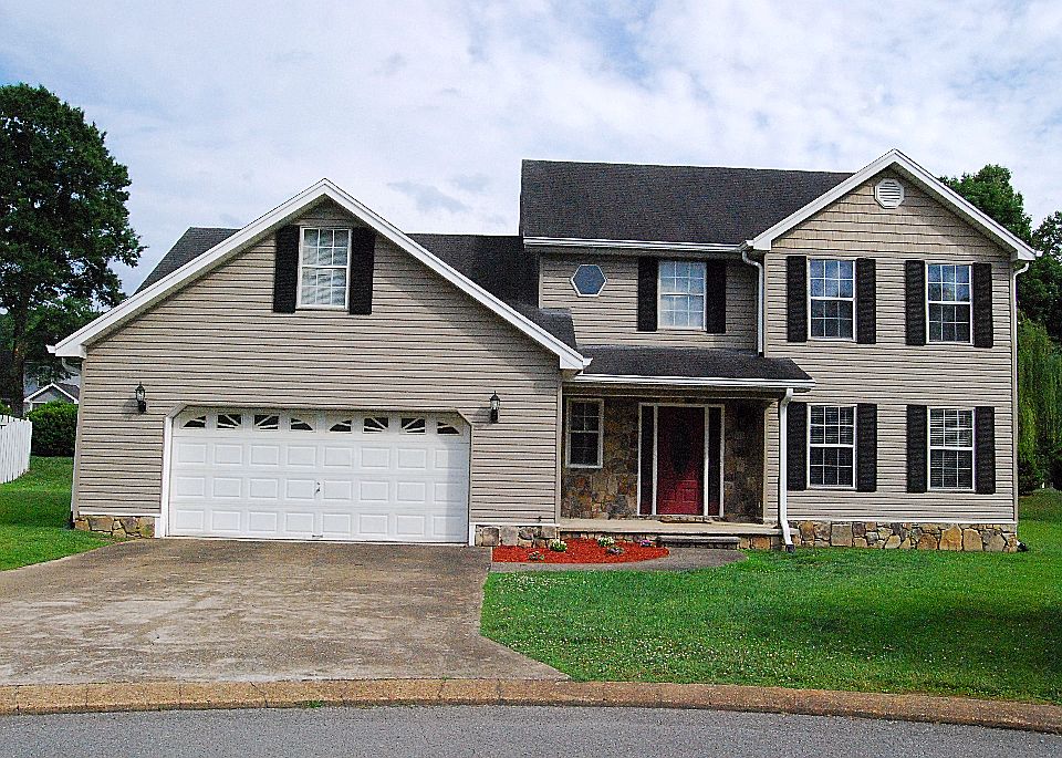 Welcome to 6702 Pollyana Ln!