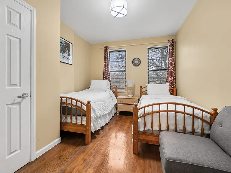 611 Linwood St #2 — Photo 9