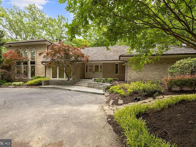9612 Halter Ct — Photo 1