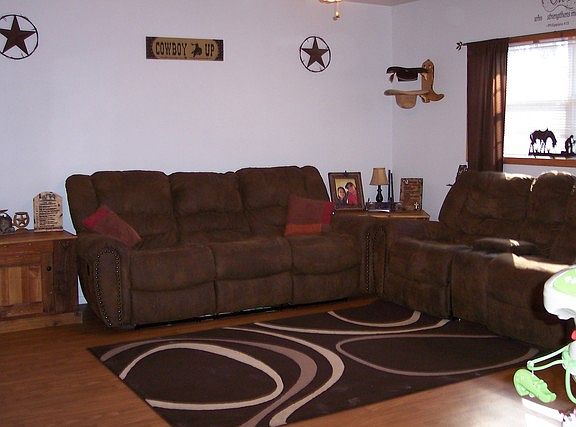 2nd image of 2238 County Road 1875