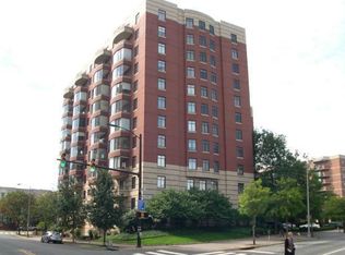 2400 Clarendon Blvd APT 413, Arlington, VA 22201