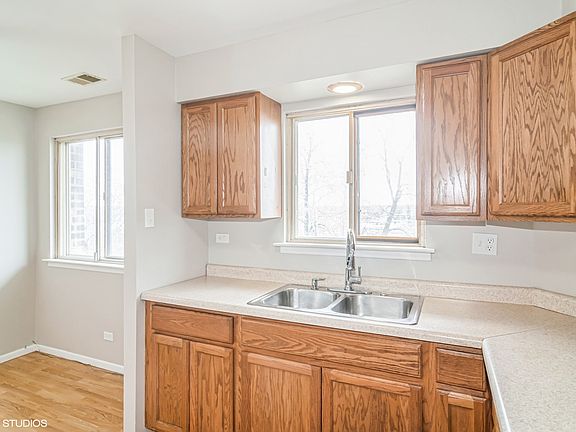 5th image of 1243 E Baldwin Ln Unit 508
