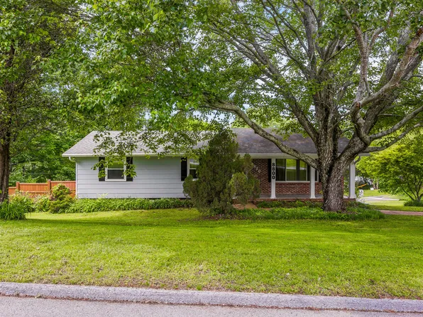 8800 Lake Crest Cir, Chattanooga, TN 37416