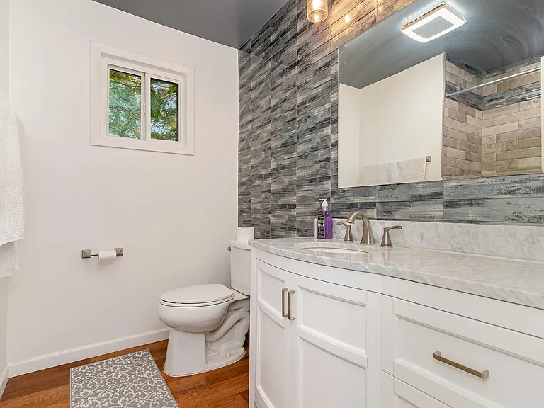 700 Broadway Ave — Photo 14