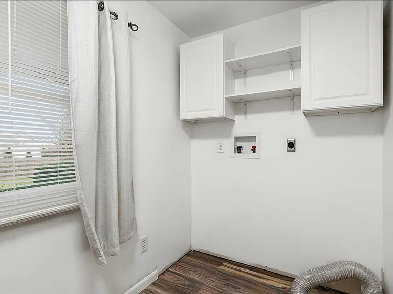 10 James Dr — Photo 20