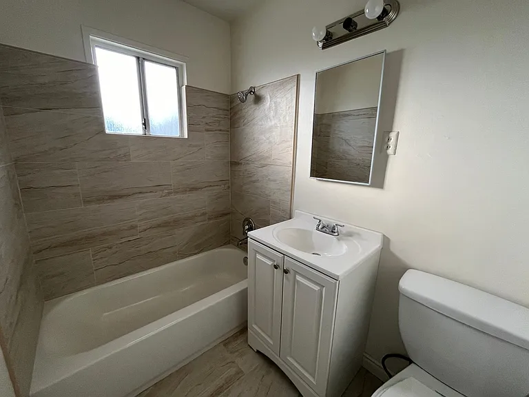 220 S Olive Ave #D — Photo 7