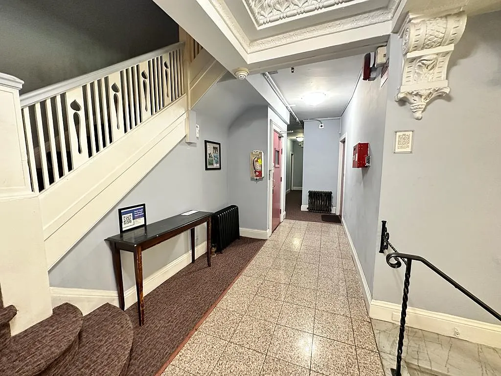 360 Hyde Street — Photo 2
