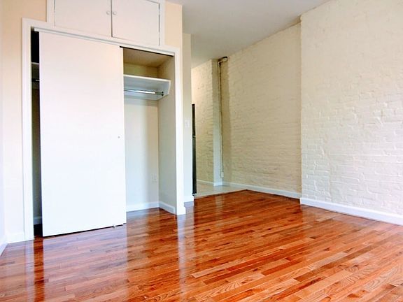 4th image of 425 W 45th St APT 5RW