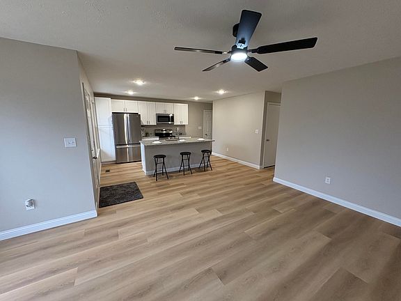 4th image of 46 Pine Top Dr