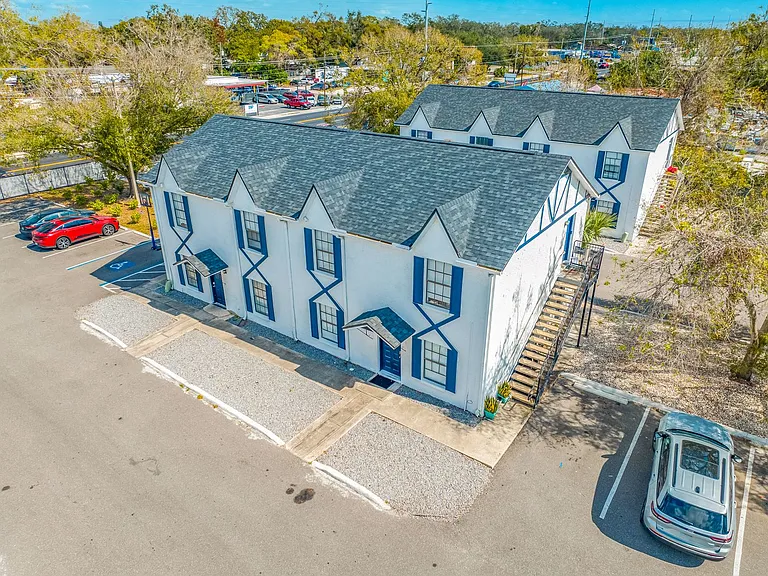 1308 W Waters Ave — Photo 28