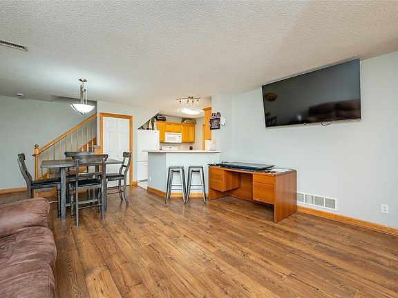 5th image of 811 Burr Oaks Dr Unit 611
