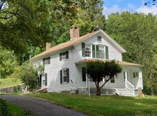 22 Ye Olde Rd, Danbury, CT 06810