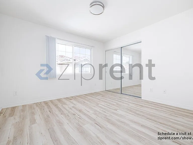 1784 Elm Ave — Photo 17