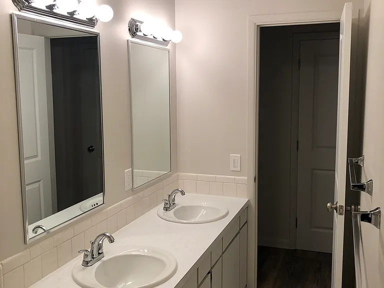 619 Oak St #4 — Photo 9