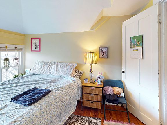 3rd image of 317 Willow St APT 3