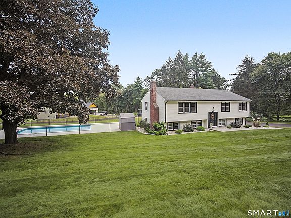 2nd image of 723 Totoket Road